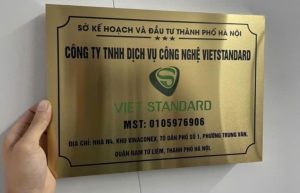 LÀM BẢNG CÔNG TY INOX VÀNG