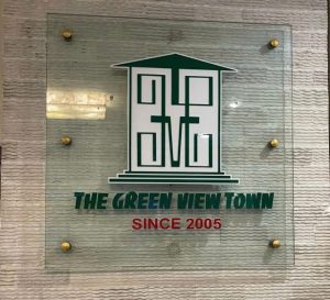 LÀM BẢNG CÔNG TY MICA  LẮP ĐẶT ỐC CHÂN KÍNH