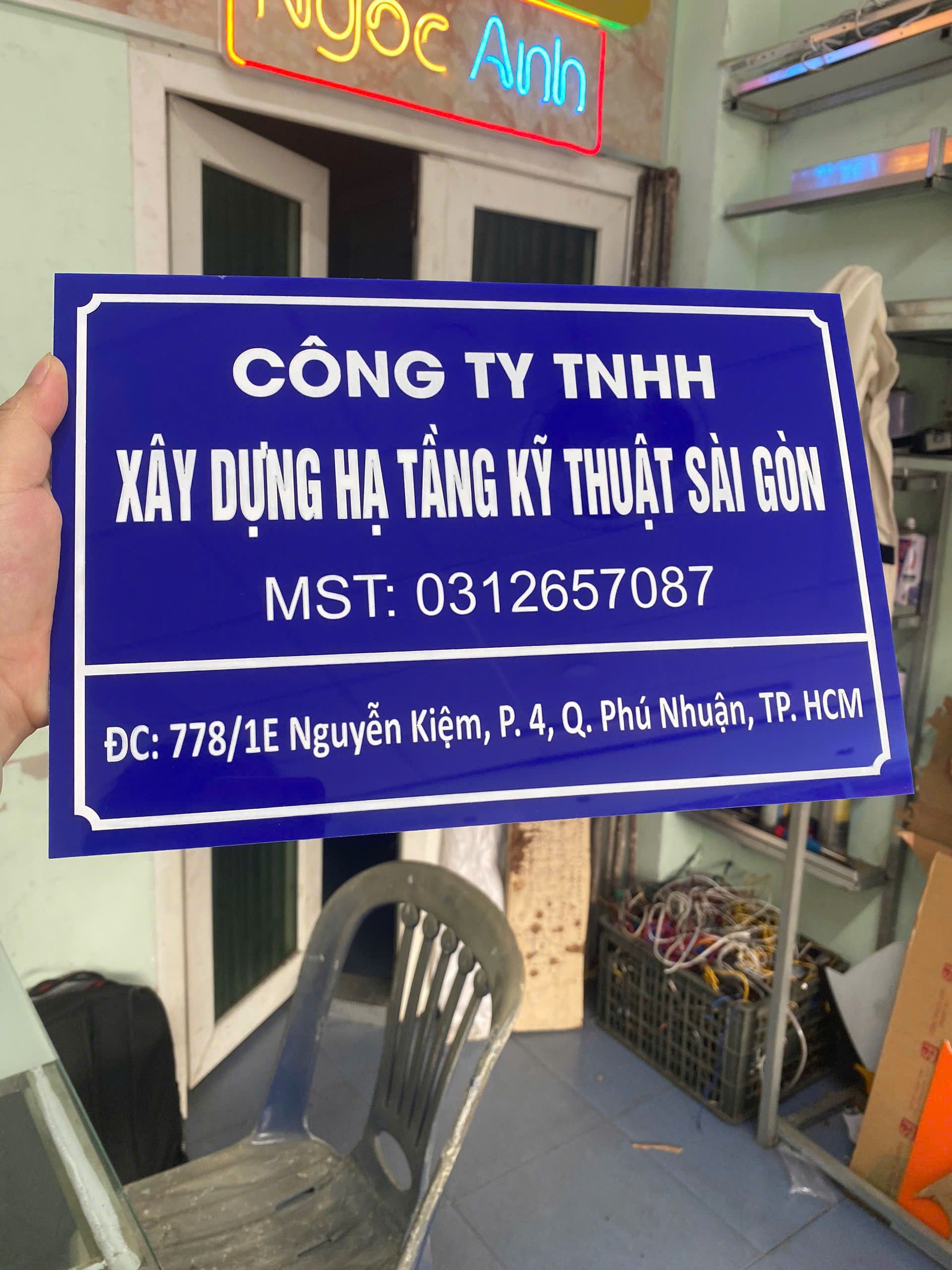 bảng tên công ty mica giá rẻ tại Quận 3