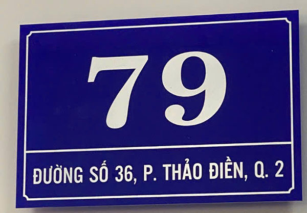 Bảng số nhà đẹp, bền bỉ, thể hiện phong cách sống tinh tế.