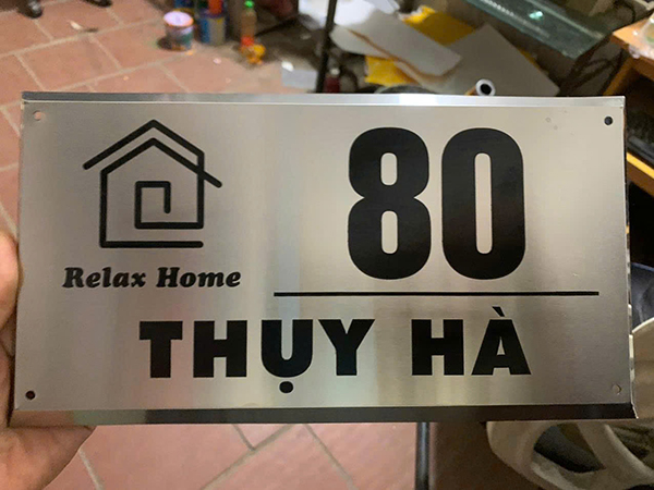 "Bảng số nhà inox ăn mòn – tinh xảo trong từng chi tiết, bền bỉ theo thời gian.