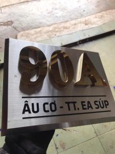 Gia công bảng số nhà inox ăn mòn sắc nét, giao hàng tận nơi khu vực Bình Thạnh
