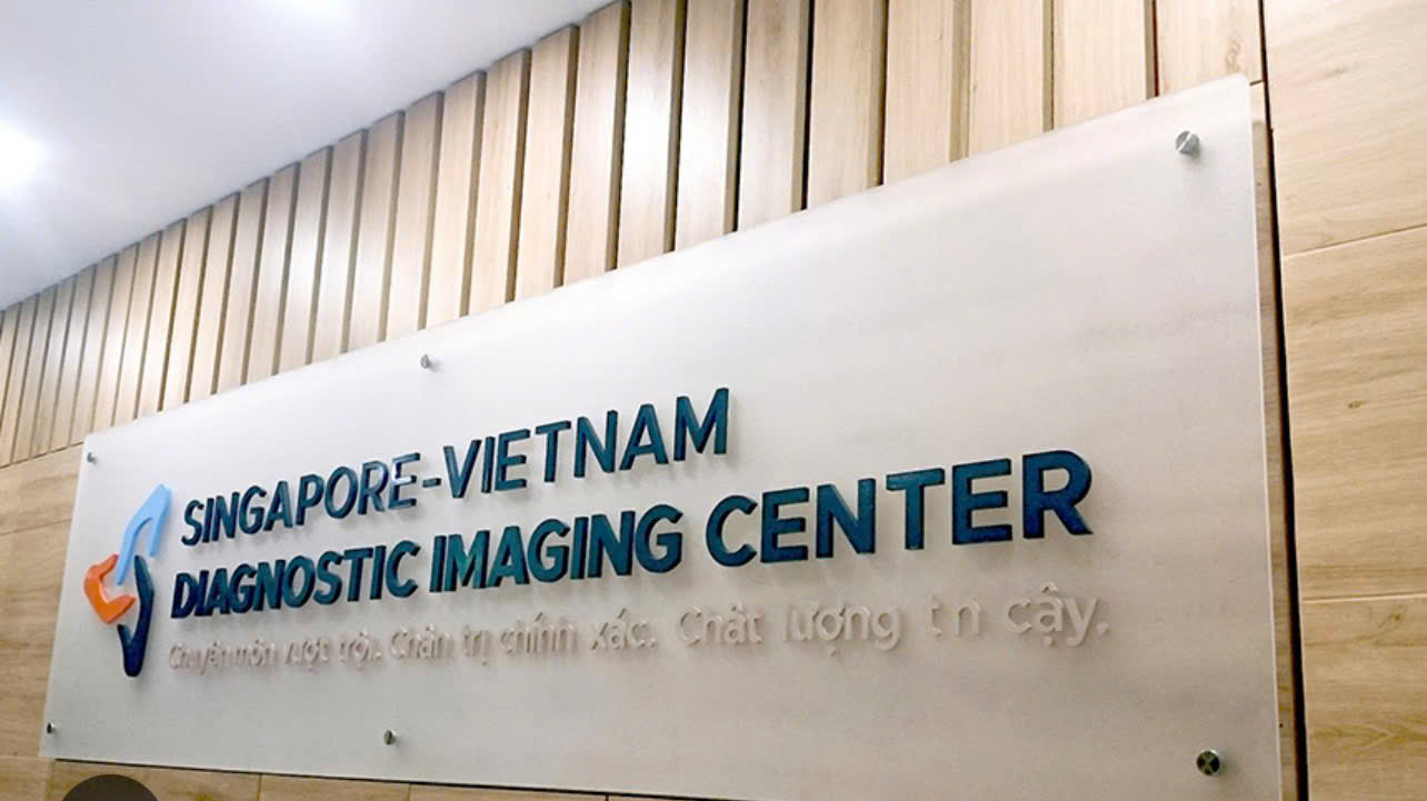 Gia công biển tên công ty mica gắn ốc kính đẹp tại Phú Nhuận