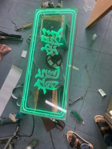 Bảng hiệu neon sign sáng rực về đêm – giải pháp quảng cáo thu hút tại Bình Thạnh