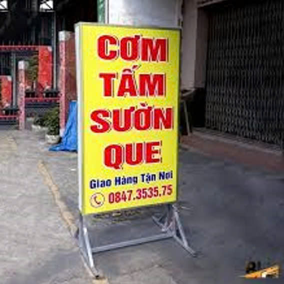 Mẫu bảng hiệu chân đứng có đèn nổi bật tại Bình Thạnh