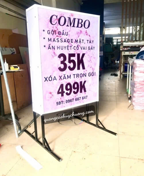 Mẫu bảng hiệu chân đứng nổi bật cho cửa hàng tiện lợi tại Quận 2