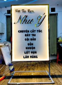 Thi công bảng hiệu chân đứng có đèn theo yêu cầu khách hàng