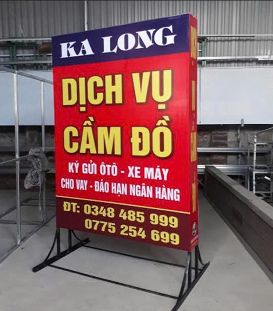 Mẫu bảng hiệu chân đứng có đèn nổi bật tại Bình Thạnh
