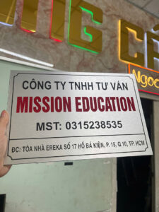 Thi công bảng tên công ty alu giá rẻ Bình Thạnh – thiết kế hiện đại, lấy liền.