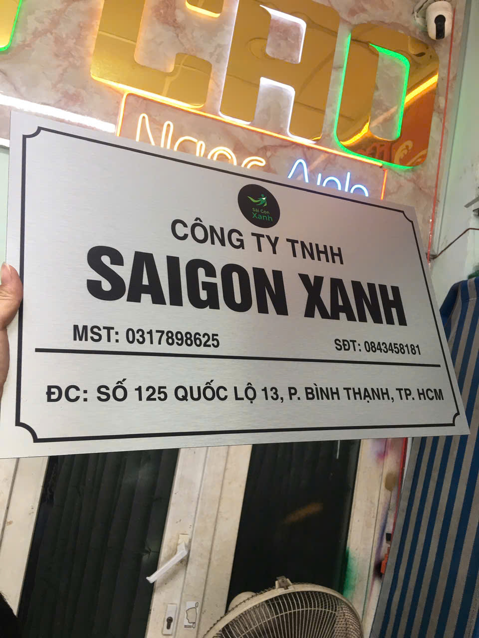 kich-thuoc-bang-ten-cong-ty