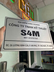 bảng tên công ty alu chữ nổi quận 4 ngoài trời