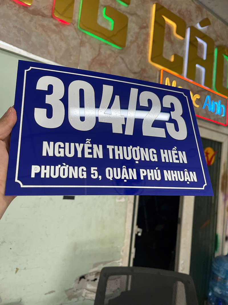 Làm Bảng Số Nhà Mica Quận 4 – Đẹp, Giá Rẻ