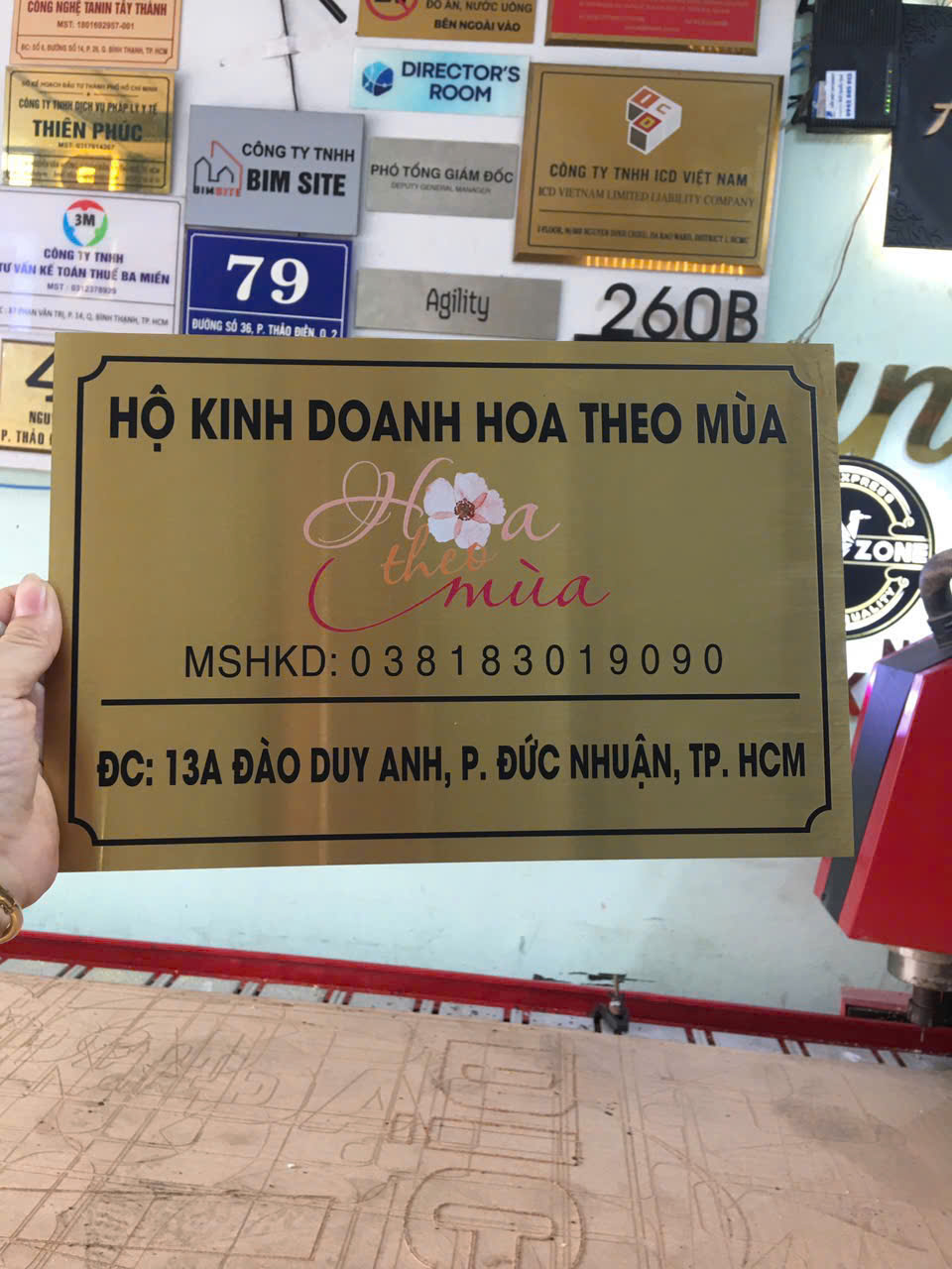 Bảng tên công ty inox vàng xước