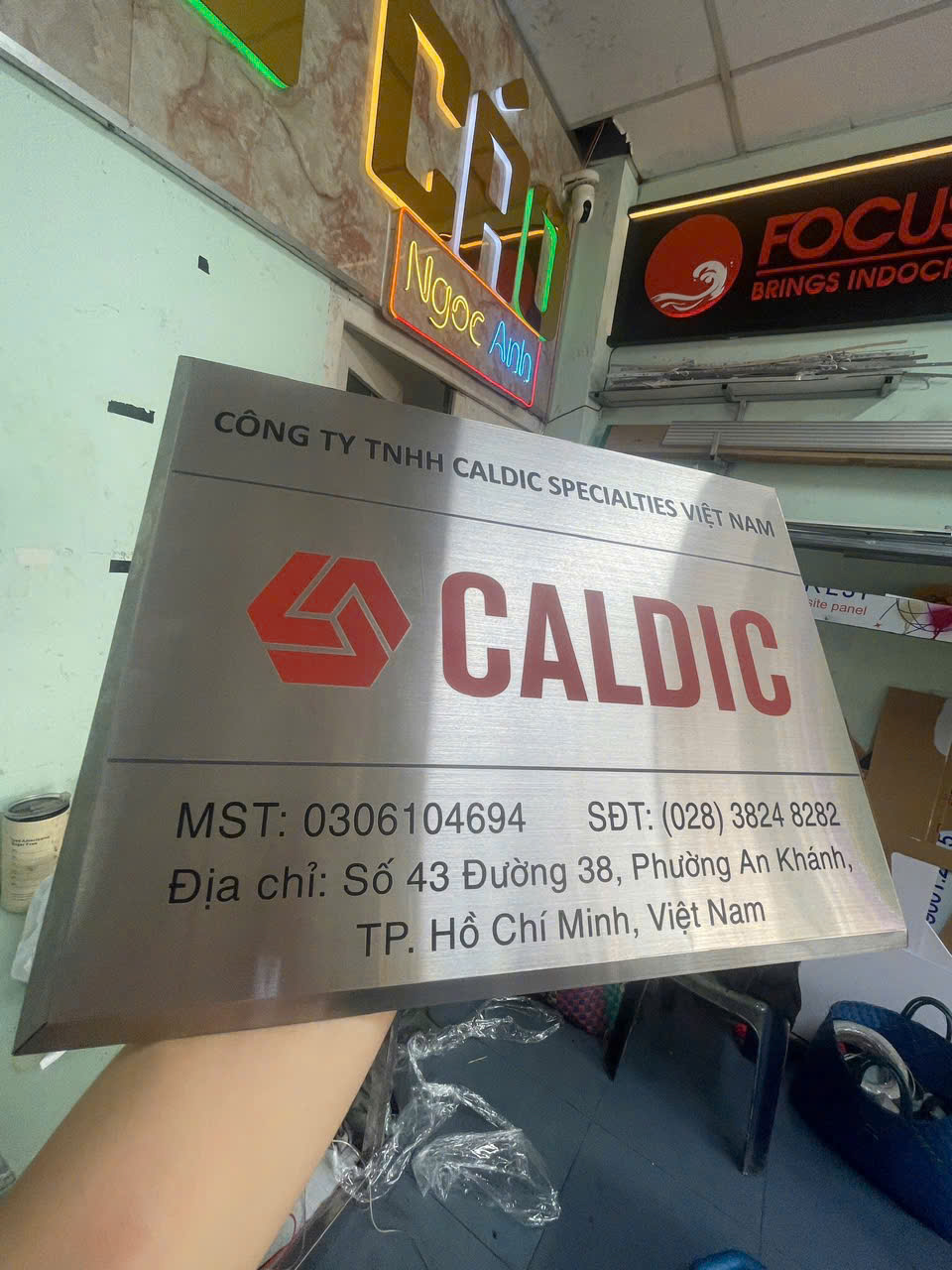 mẫu bảng tên công ty inox